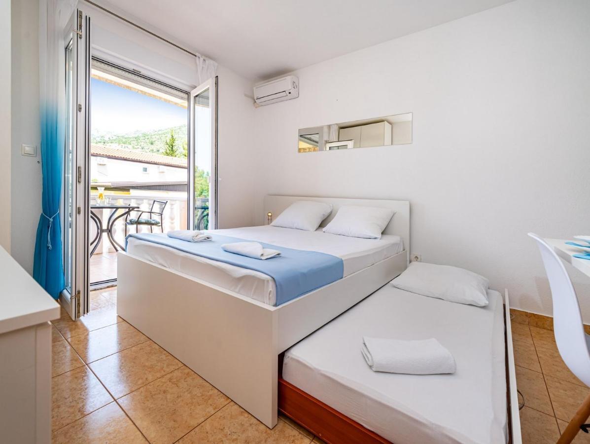 Apartments Prkacin Стариград-Пакленица Екстериор снимка