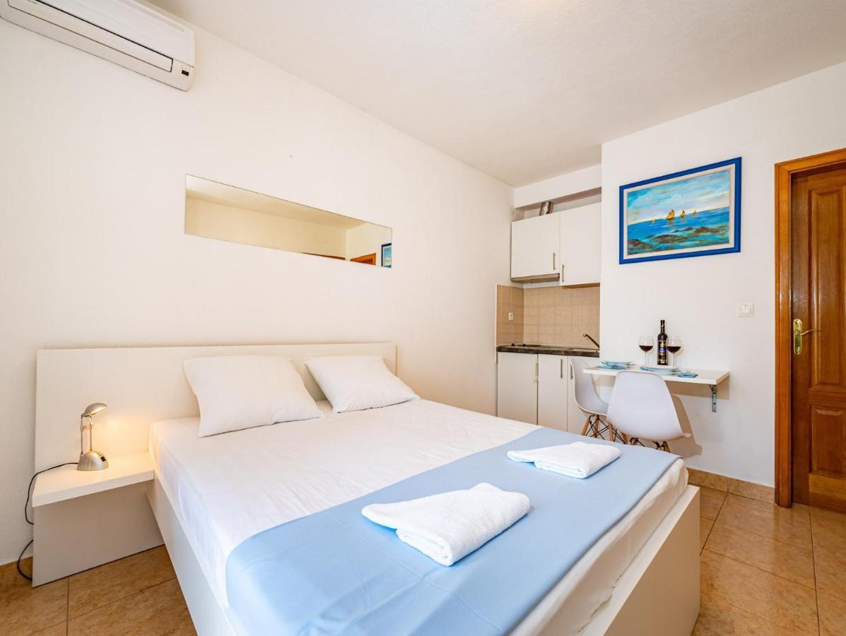 Apartments Prkacin Стариград-Пакленица Екстериор снимка