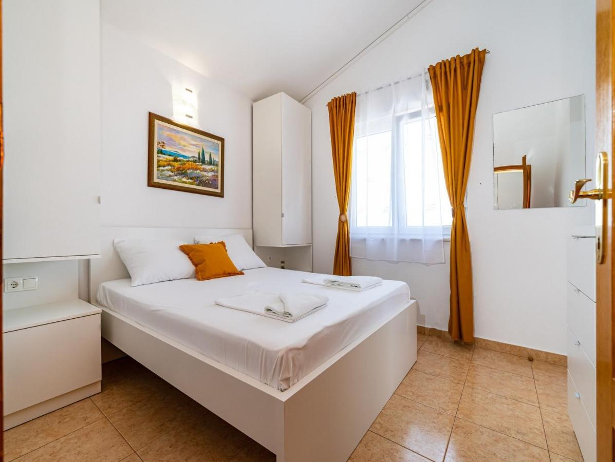 Apartments Prkacin Стариград-Пакленица Екстериор снимка
