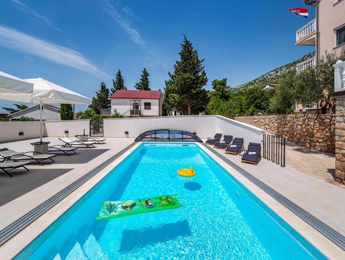 Apartments Prkacin Стариград-Пакленица Стая снимка